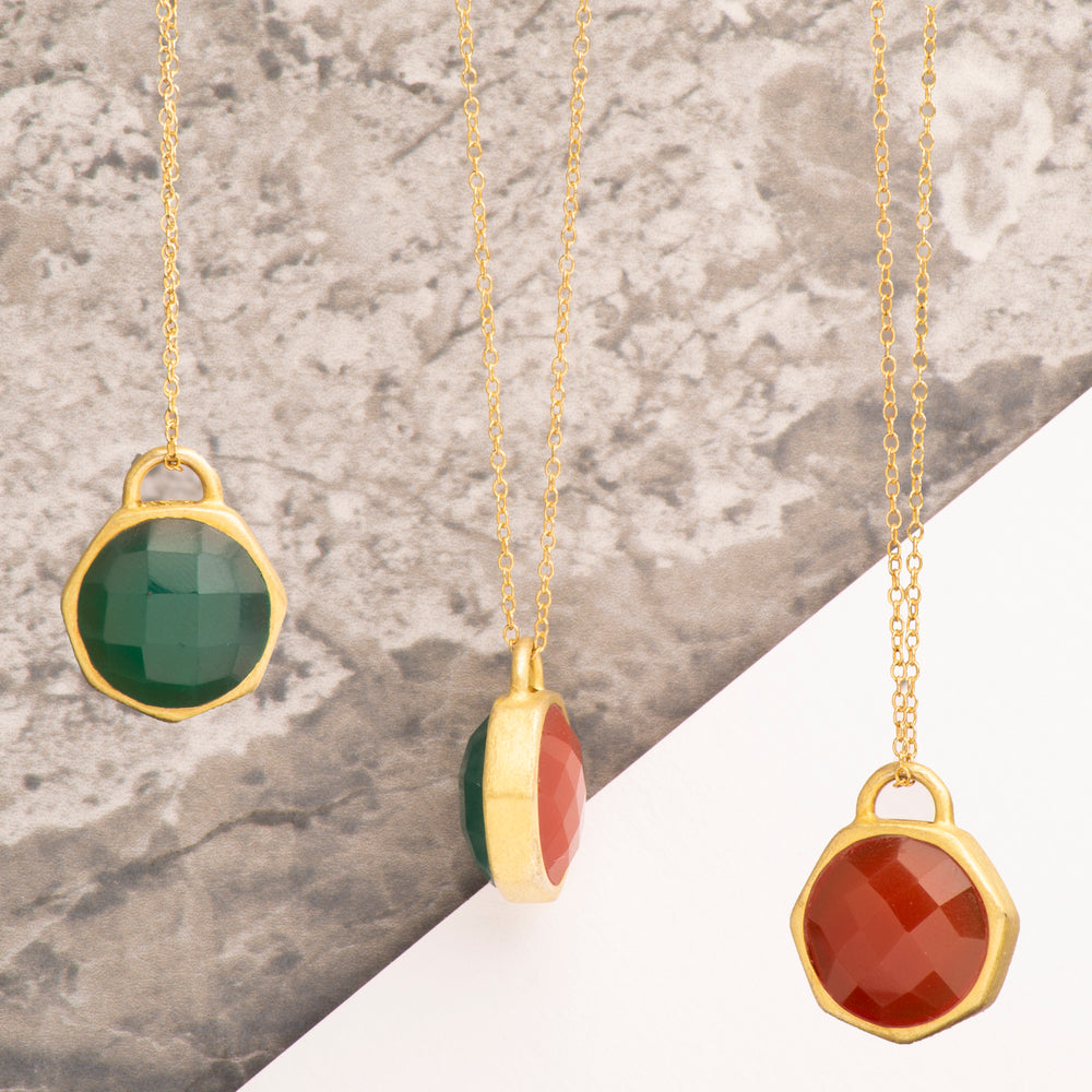 
            
                Load image into Gallery viewer, Green Onyx and Carnelian Reversible Gold Necklace
            
        